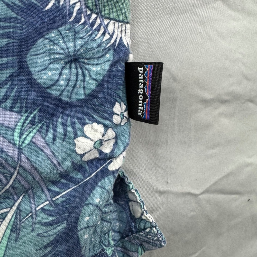 Patagonia Back Step Shirt Hawaiian Short Sleeve Button Up Blue Floral AOP Mens M - Picture 7 of 15